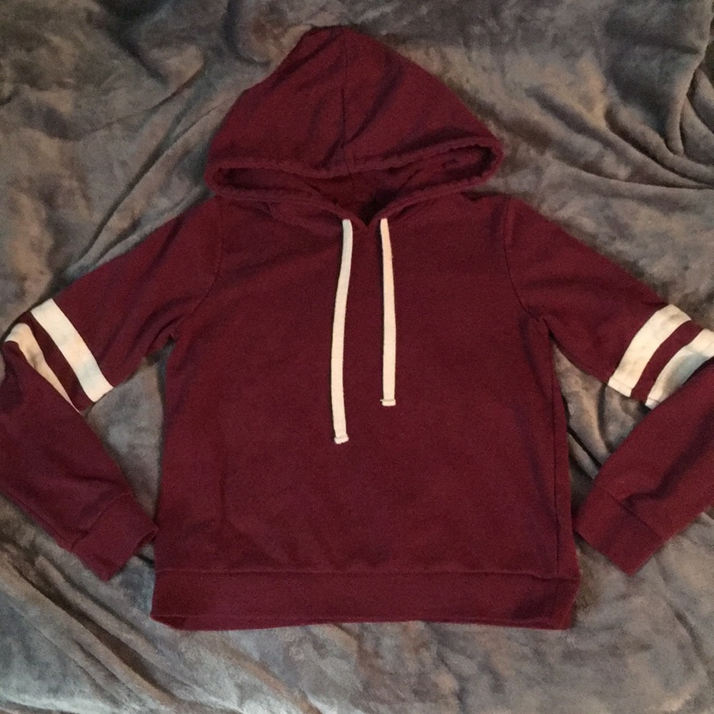 *free w/ bundle* FOREVER21  Maroon Pull Over